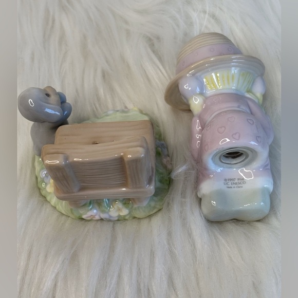 Enesco Pastel Salt and Pepper Set Figurine with Tan Hat - Picture 8 of 9
